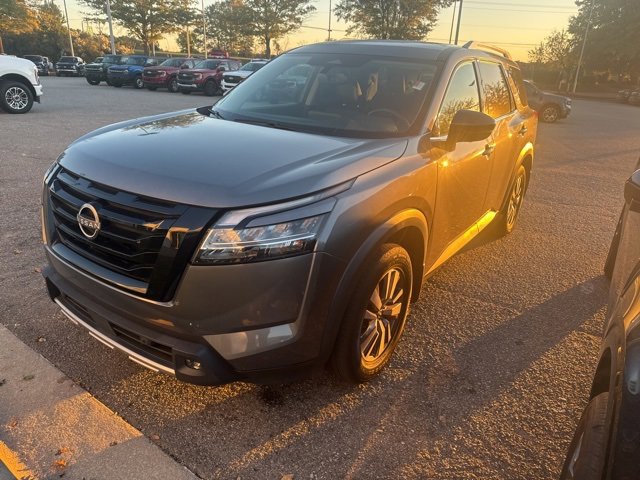 Used 2022 Nissan Pathfinder SL w/ SL Black Package