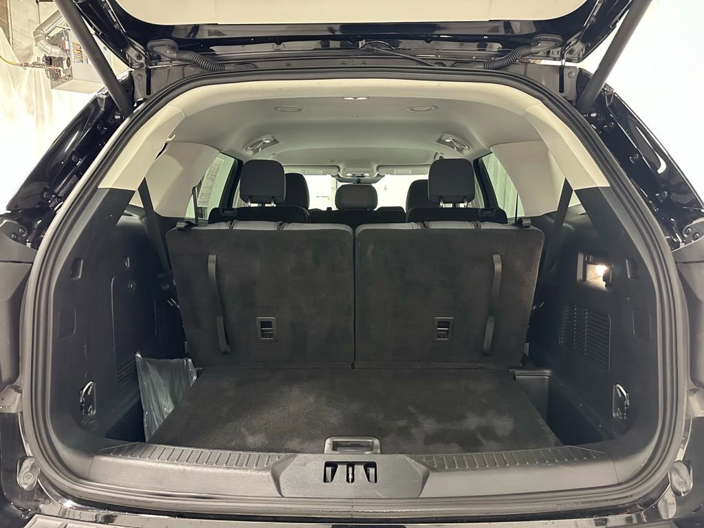 Used 2025 Ford Explorer Active AWD/4WD image 46