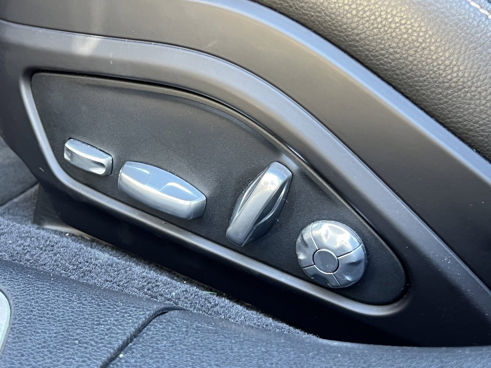 Certified 2020 Porsche Panamera Edition image 31