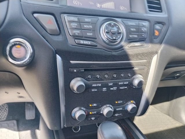 Used 2016 Nissan Pathfinder Platinum w/ Family Entertainment Package AWD/4WD image 23