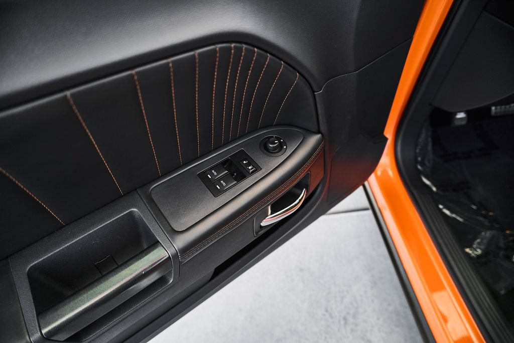 Used 2014 Dodge Challenger R/T RWD image 17