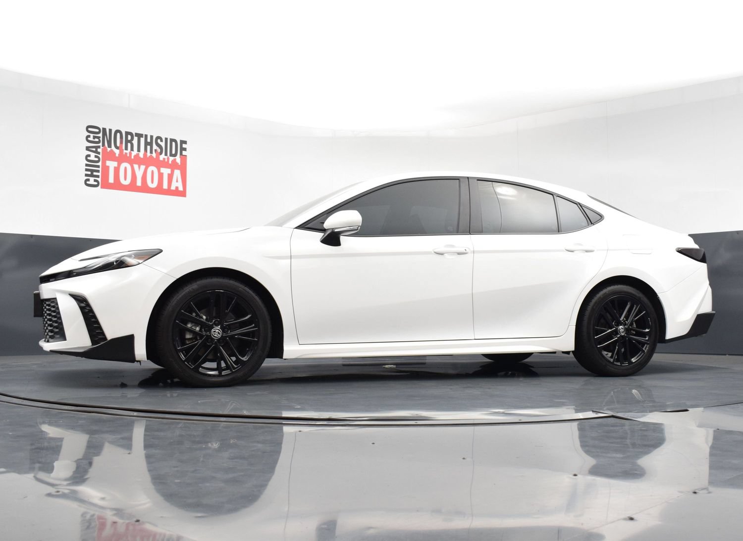 Used 2026 Toyota Camry SE FWD image 25