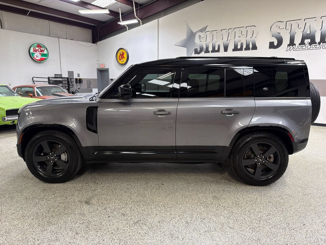Used 2022 Land Rover Defender 110 X-Dynamic SE AWD/4WD image 3