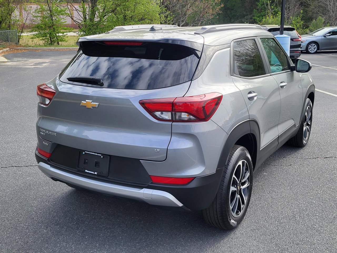 Used 2025 Chevrolet TrailBlazer LT AWD/4WD image 2