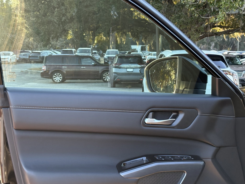 New 2026 Nissan Pathfinder SL w/ Cargo Package FWD image 12
