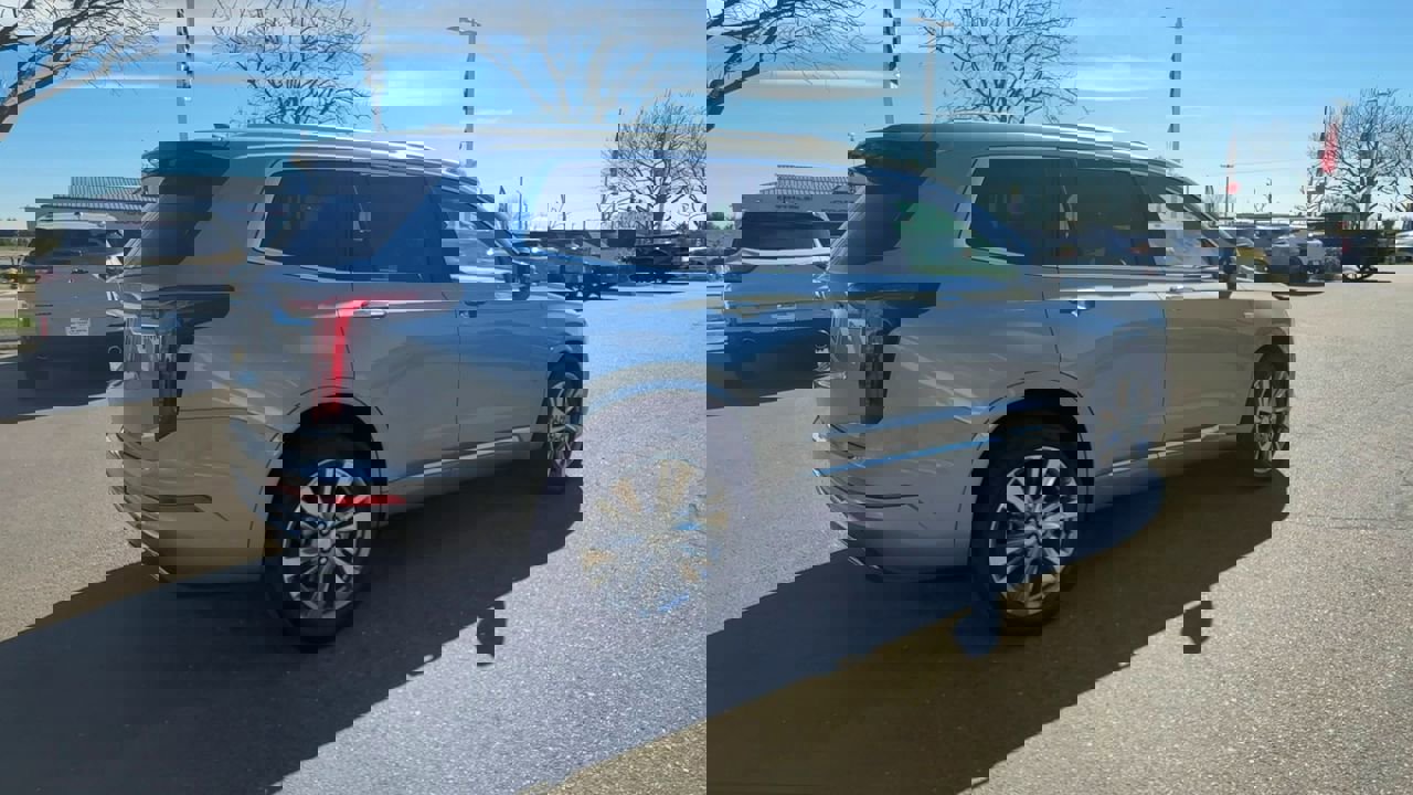 Used 2025 Cadillac XT6 Premium Luxury image 7