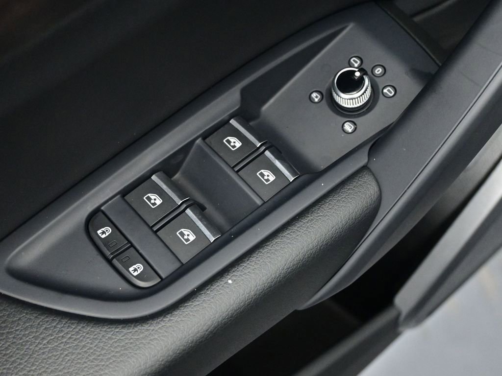 Used 2024 Audi Q5 2.0T Premium w/ Convenience Package image 16