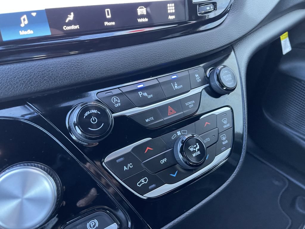 New 2026 Chrysler Voyager LX FWD image 29