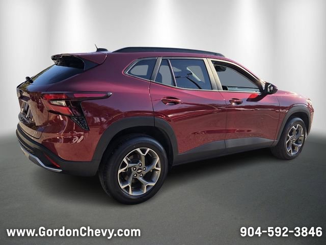 Certified 2025 Chevrolet Trax LT w/ LT Convenience Package image 6