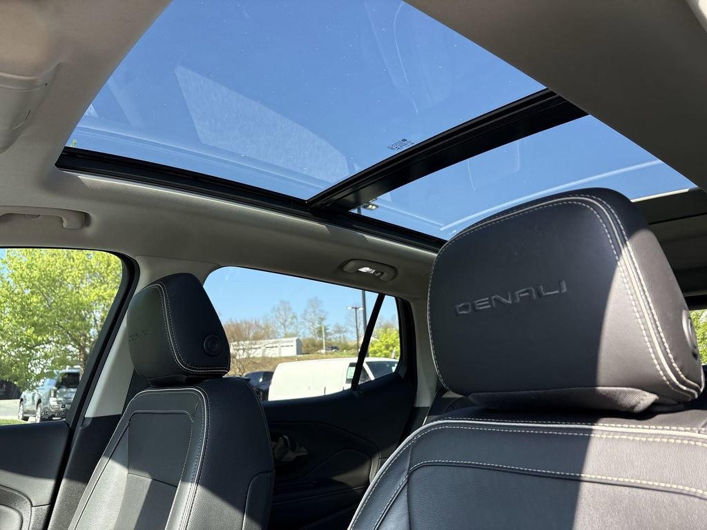 Used 2020 GMC Terrain Denali w/ Denali Premium Package AWD/4WD image 21