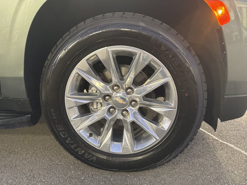 Used 2023 Chevrolet Suburban Premier image 36