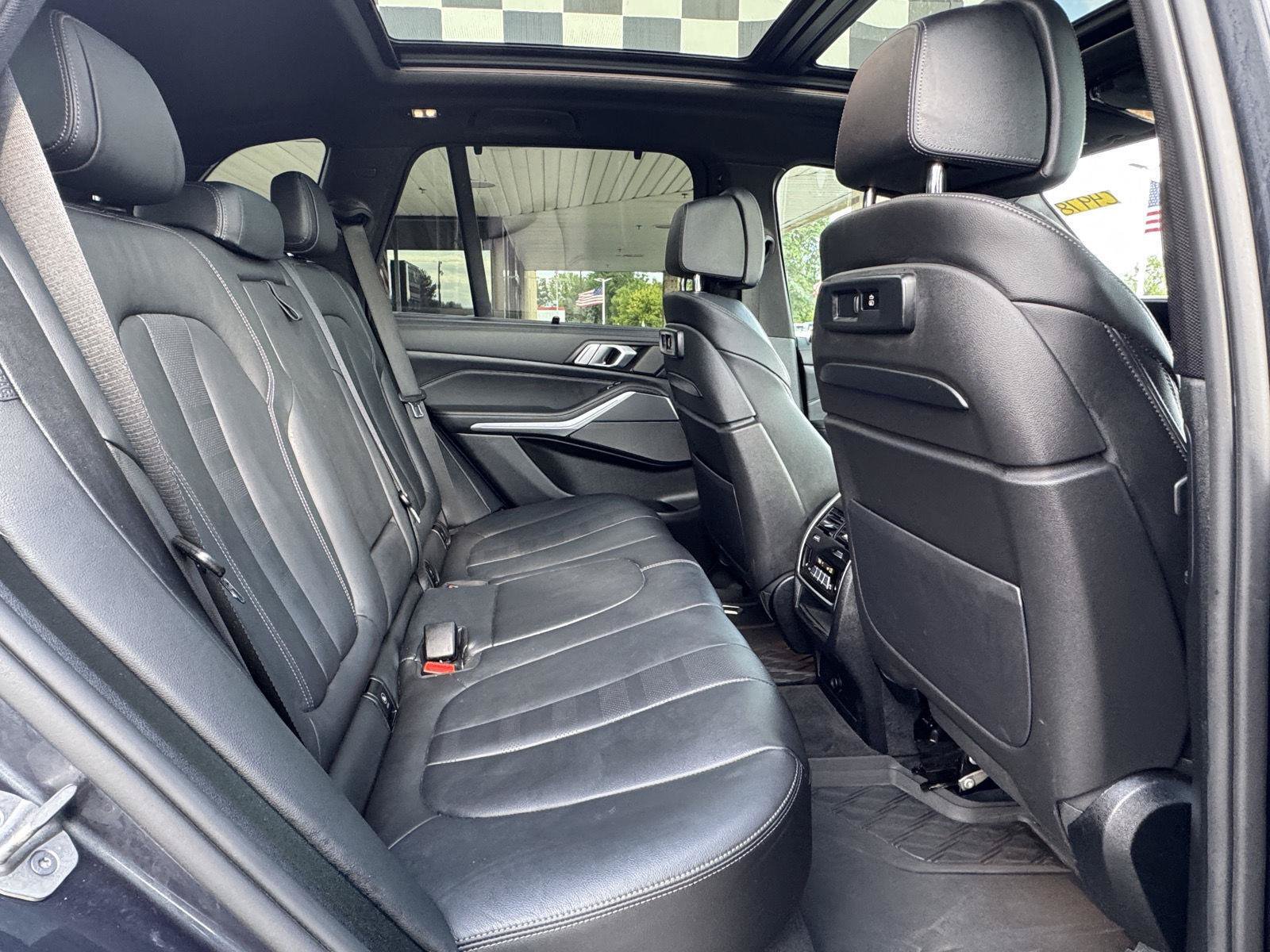 Used 2022 BMW X5 M50i w/ Executive Package AWD/4WD image 31