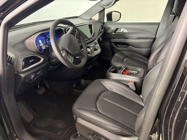 New 2027 Chrysler Pacifica Select FWD image 9