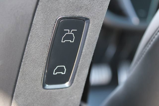 Used 2023 Tesla Model X Plaid image 12