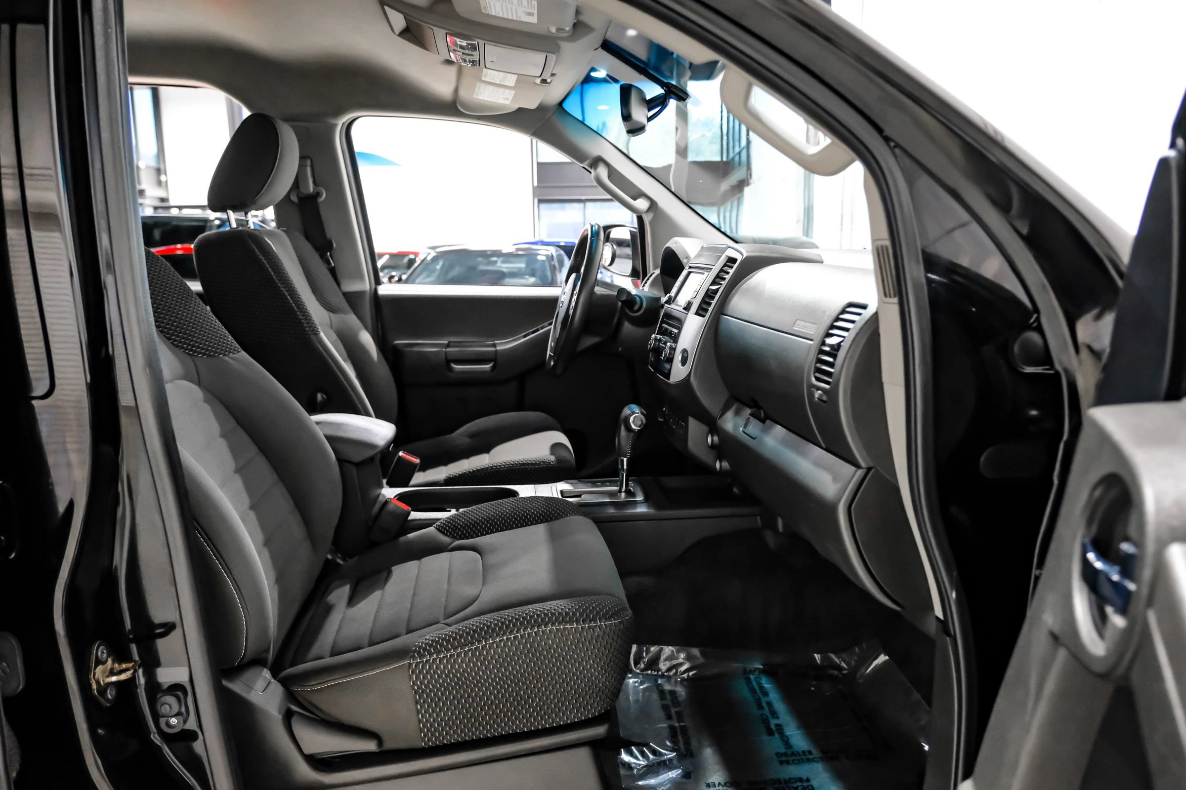 Used 2015 Nissan Xterra PRO-4X AWD/4WD image 29