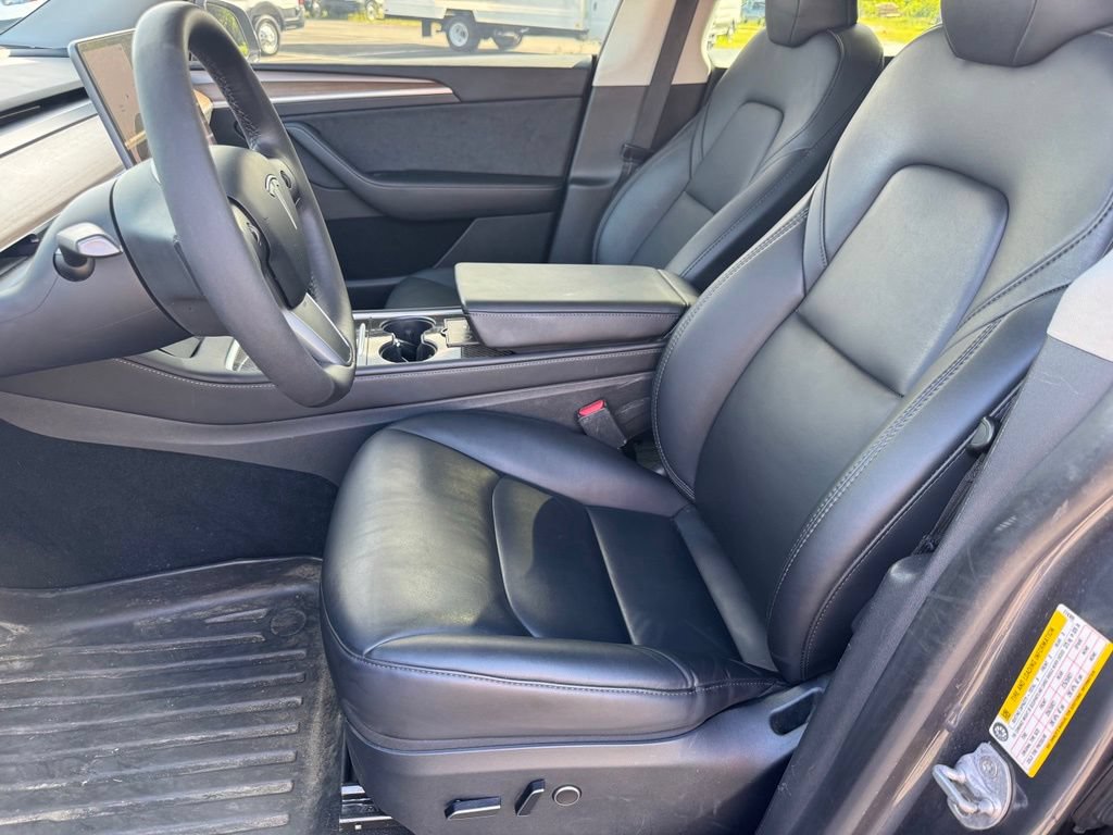 Used 2023 Tesla Model Y Performance AWD/4WD image 9