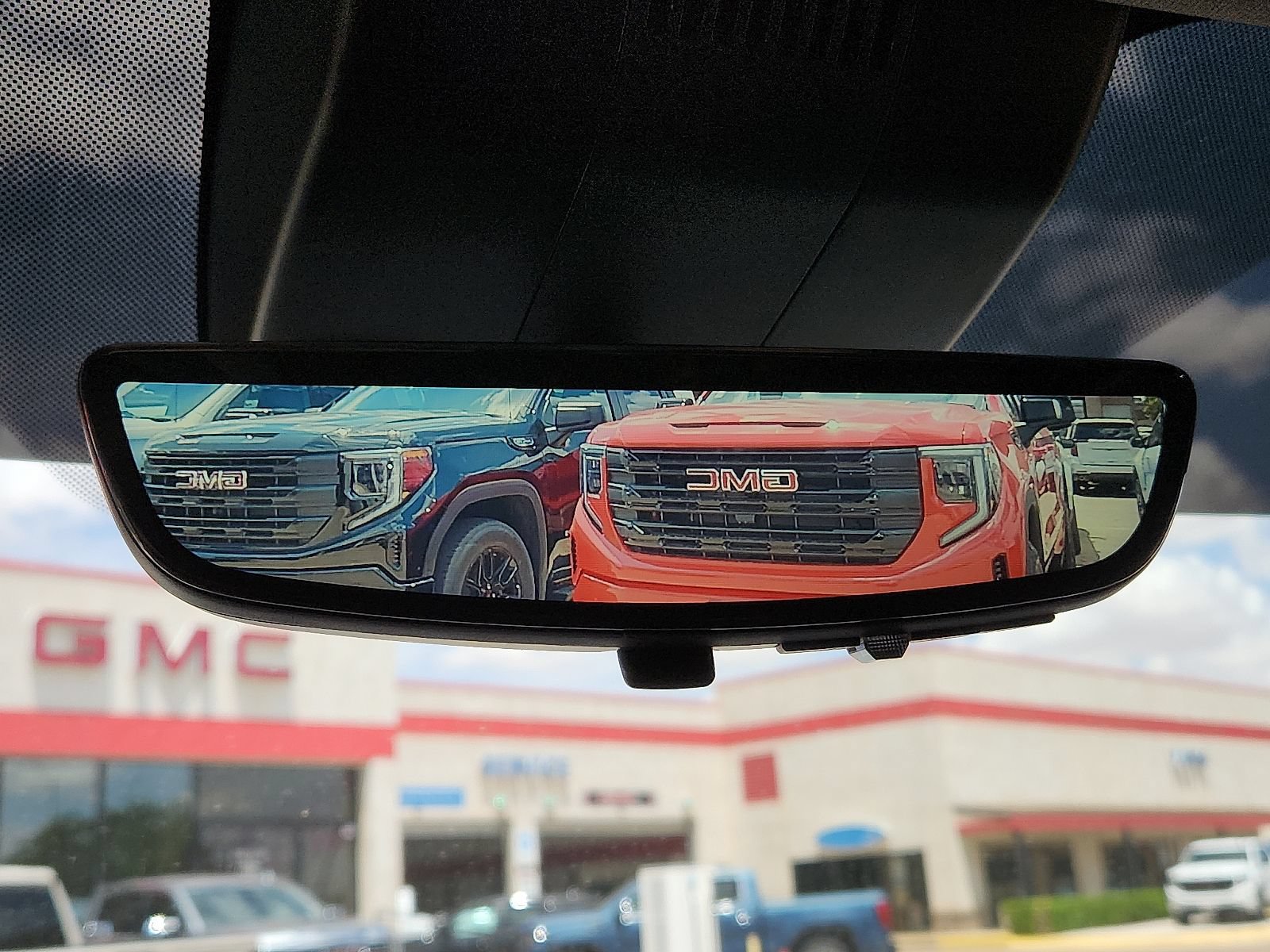 Used 2024 GMC Yukon Denali w/ Advanced Technology Package AWD/4WD image 20