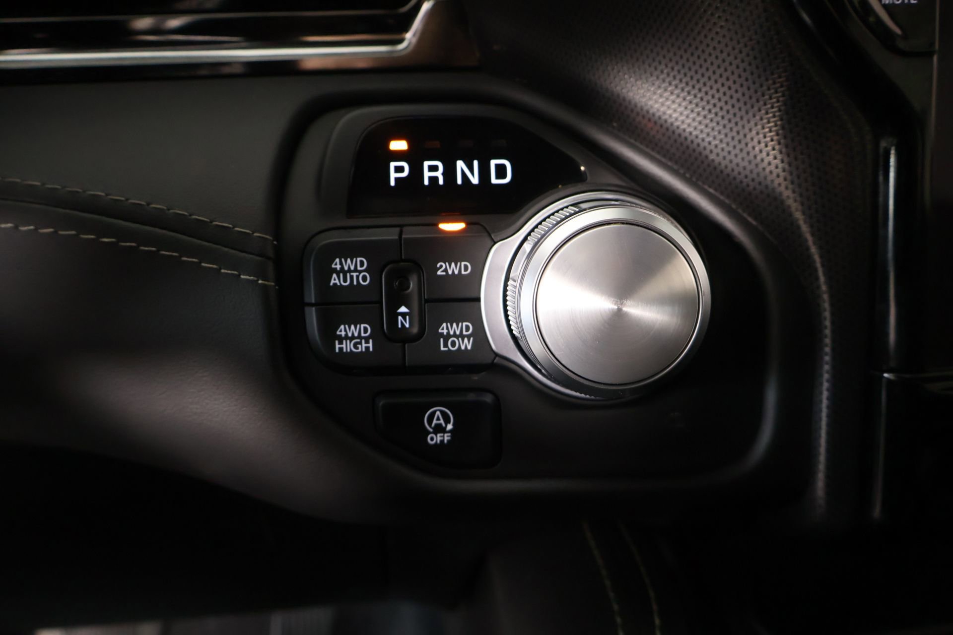 Used 2025 RAM 1500 Limited AWD/4WD image 9