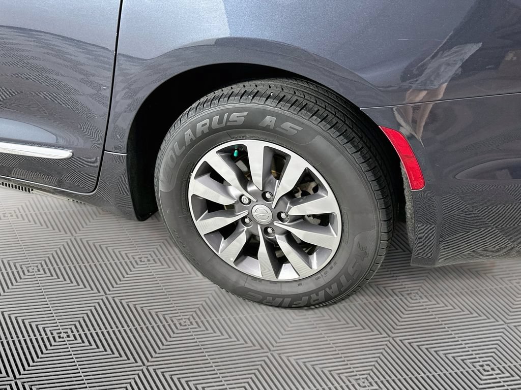 Certified 2020 Chrysler Pacifica Touring-L Plus FWD image 37