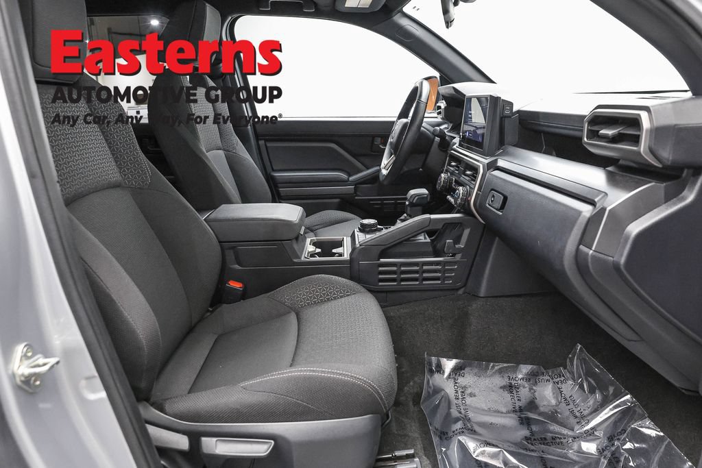 Used 2025 Toyota 4Runner SR5 AWD/4WD image 24