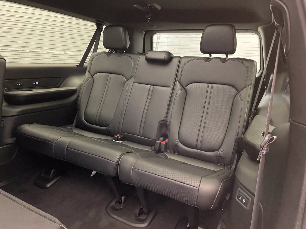 New 2026 Jeep Grand Wagoneer L Limited AWD/4WD image 23