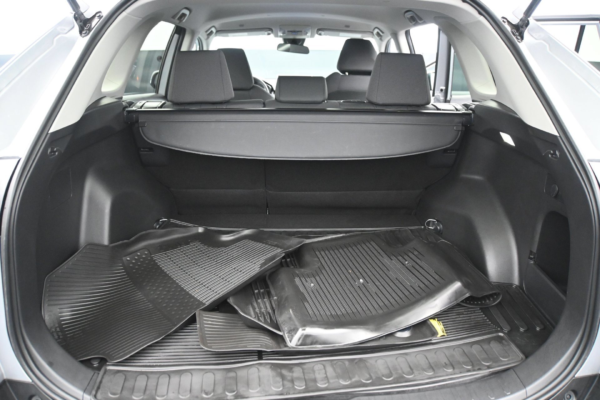 Used 2025 Toyota RAV4 XLE AWD/4WD image 15