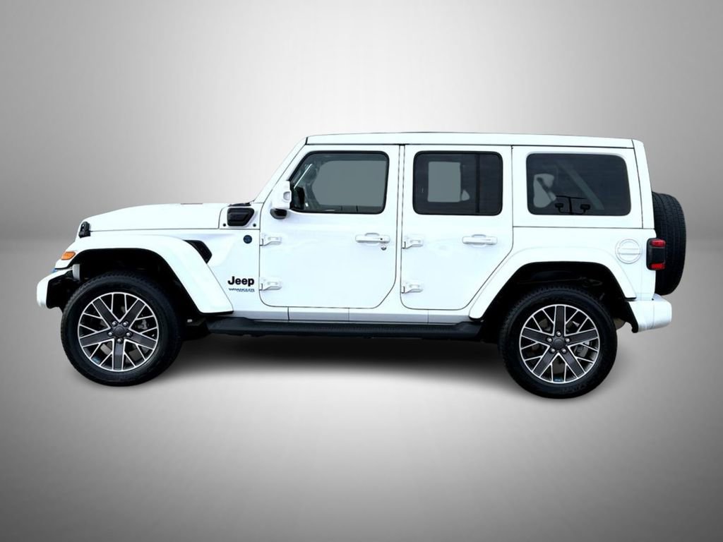Used 2022 Jeep Wrangler Unlimited Sahara image 8