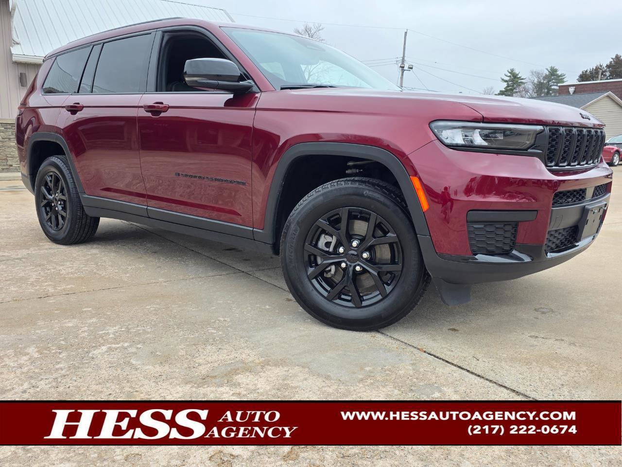 Used 2024 Jeep Grand Cherokee L Altitude image 1