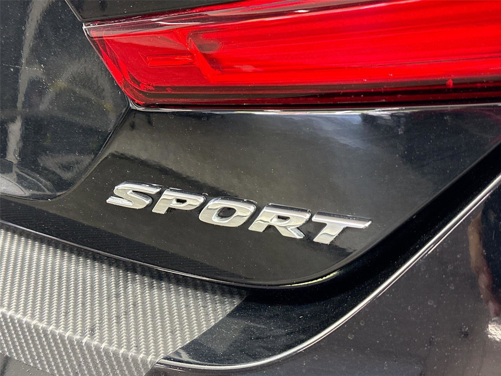 Used 2018 Honda Accord Sport image 13