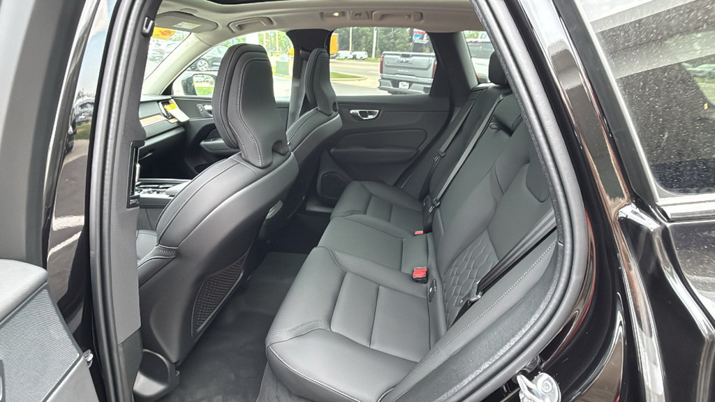 New 2026 Volvo XC60 B5 Plus w/ Protection Package Premier AWD/4WD image 9