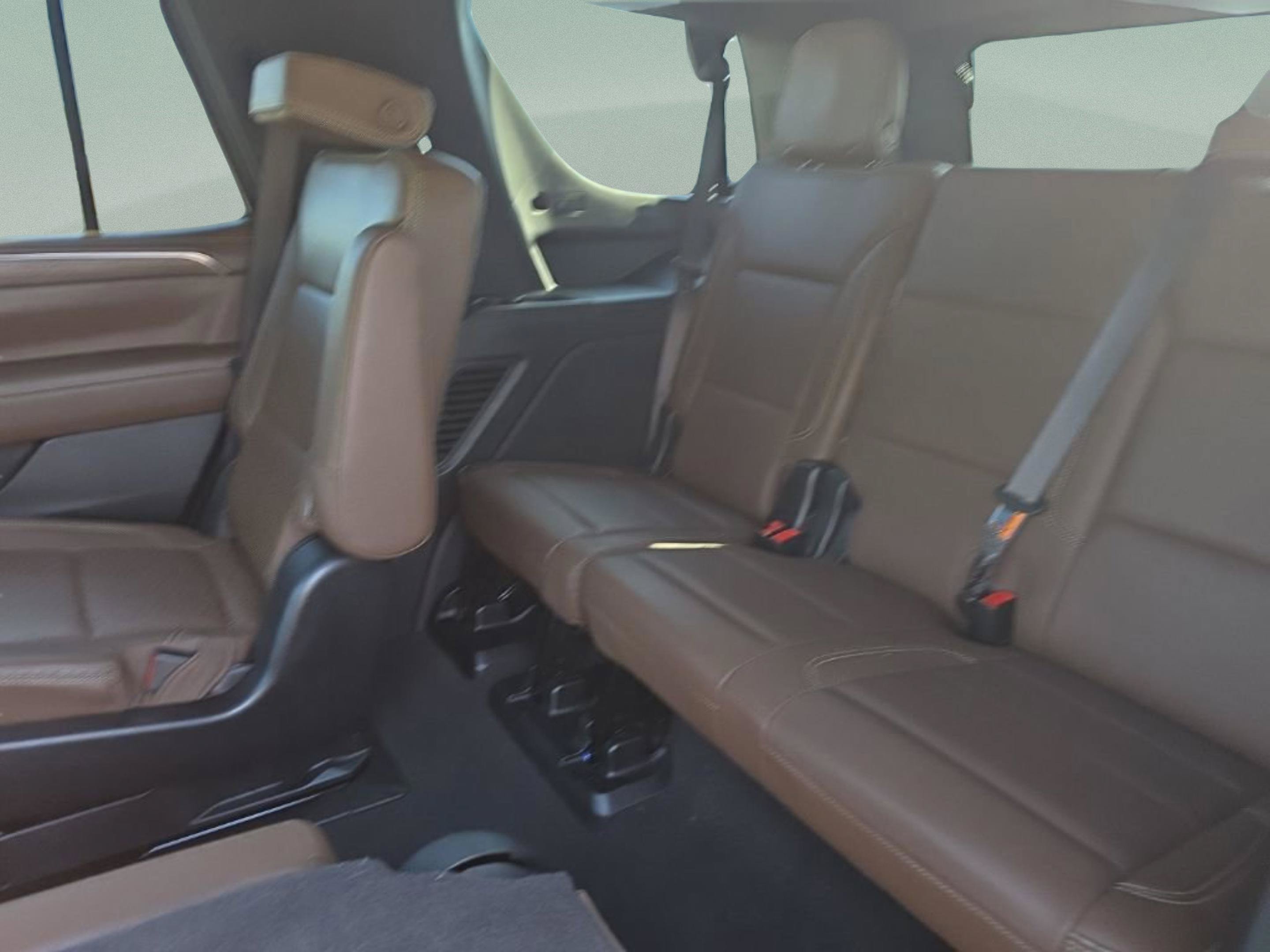 Used 2023 Chevrolet Tahoe High Country w/ Premium Package 2 AWD/4WD image 27