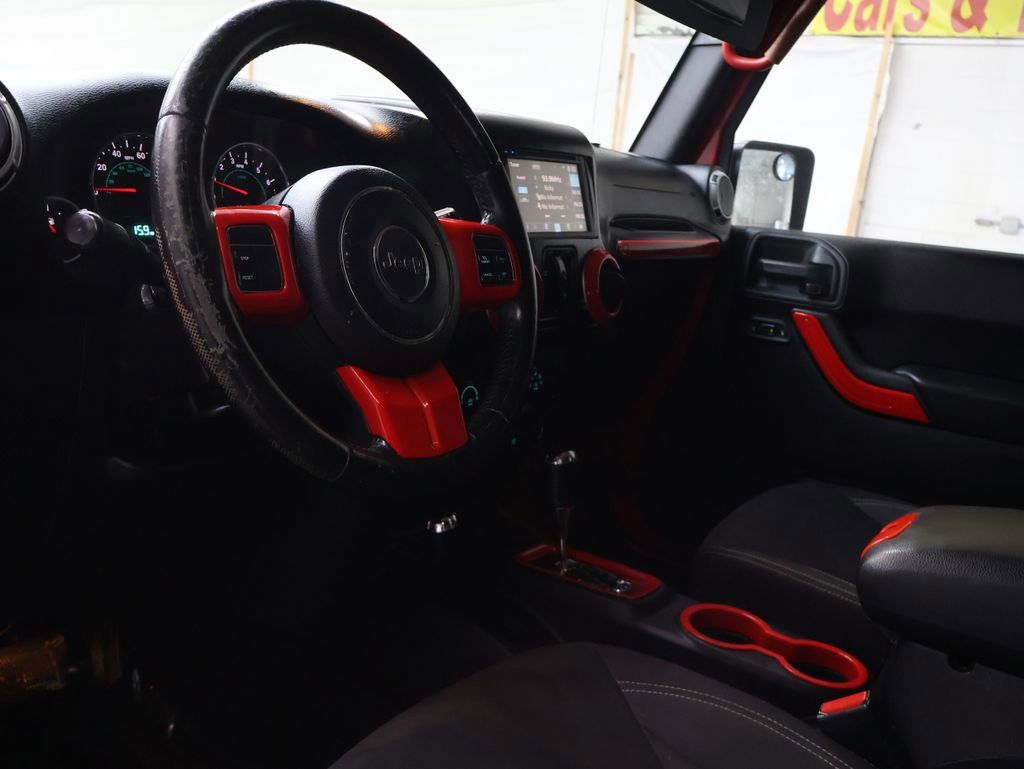 Used 2015 Jeep Wrangler Unlimited Sahara image 17