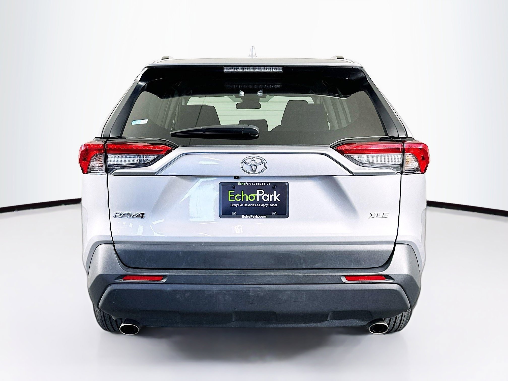 Used 2025 Toyota RAV4 XLE FWD image 7