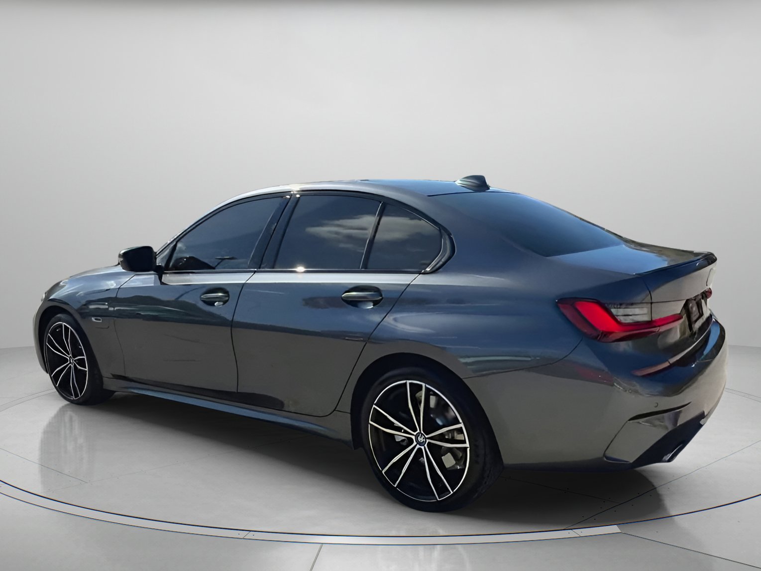 Used 2022 BMW 330e w/ M Sport Package image 20
