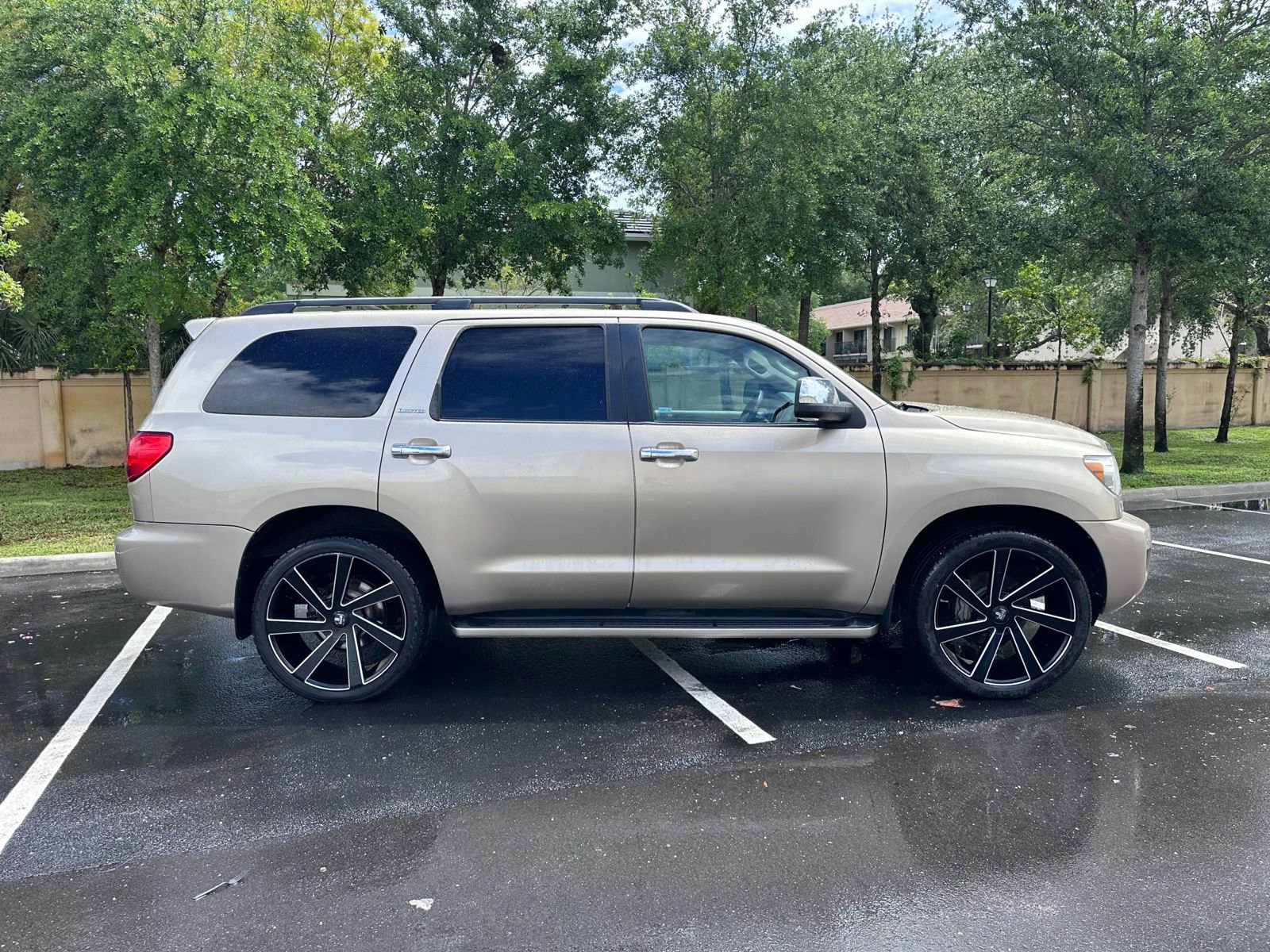 Used 2008 Toyota Sequoia Limited AWD/4WD image 4