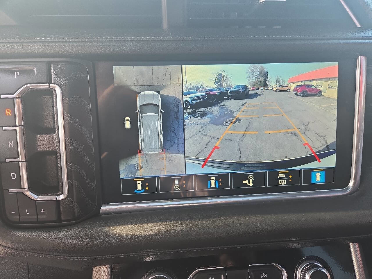 Used 2021 GMC Yukon Denali w/ Denali Premium Package image 13