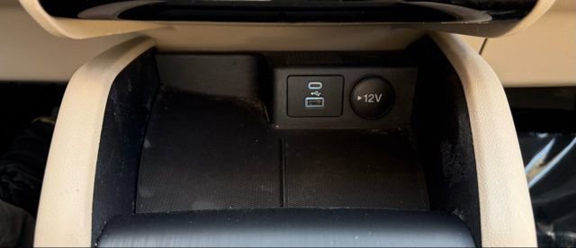 Used 2022 Ford Escape SE image 13