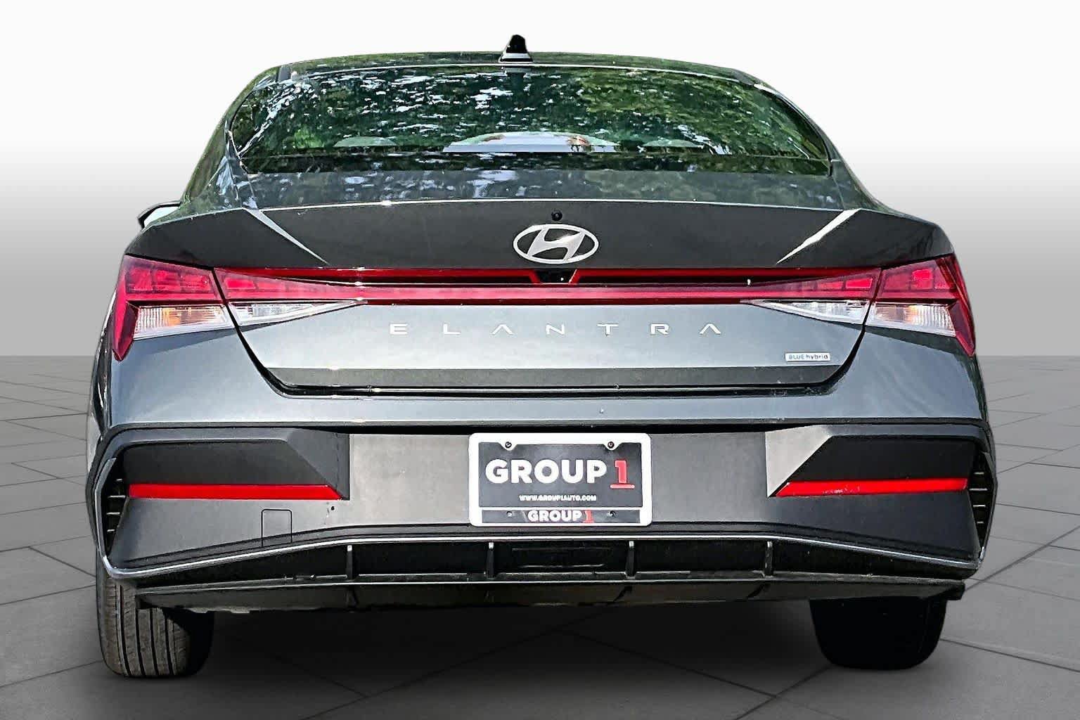 New 2026 Hyundai Elantra Hybrid FWD image 4