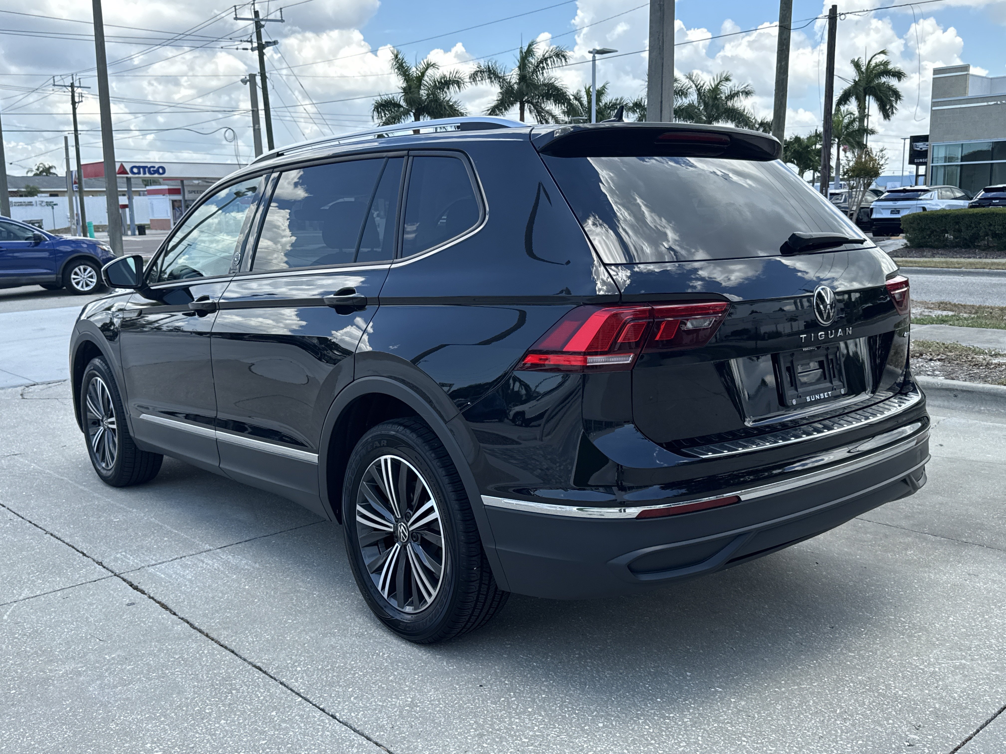 Certified 2024 Volkswagen Tiguan Wolfsburg Edition AWD/4WD image 6
