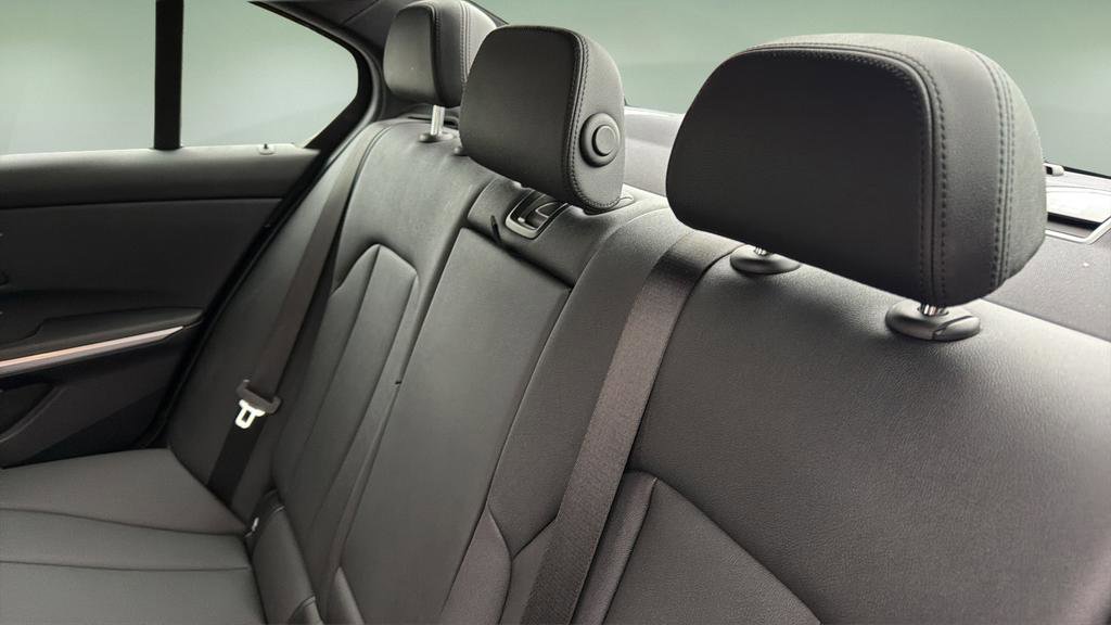 Used 2020 BMW 330i xDrive Sedan w/ Driving Assistance Package image 16