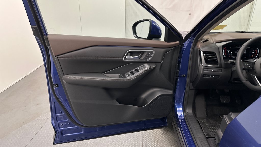 Certified 2023 Nissan Rogue Platinum AWD/4WD image 21