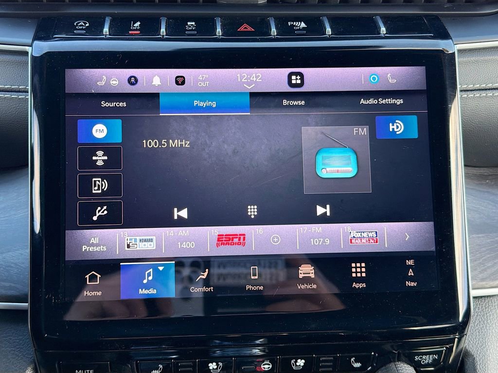 Used 2024 Jeep Grand Cherokee L Limited w/ Luxury Tech Group II image 35