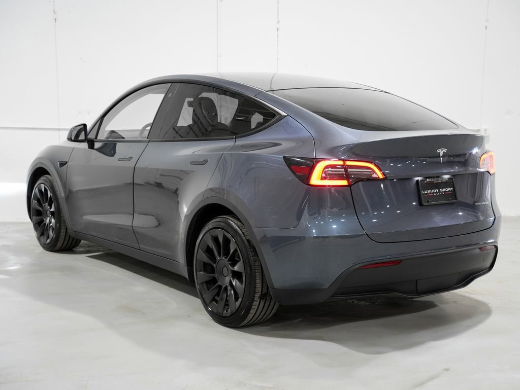 Used 2020 Tesla Model Y Long Range image 3