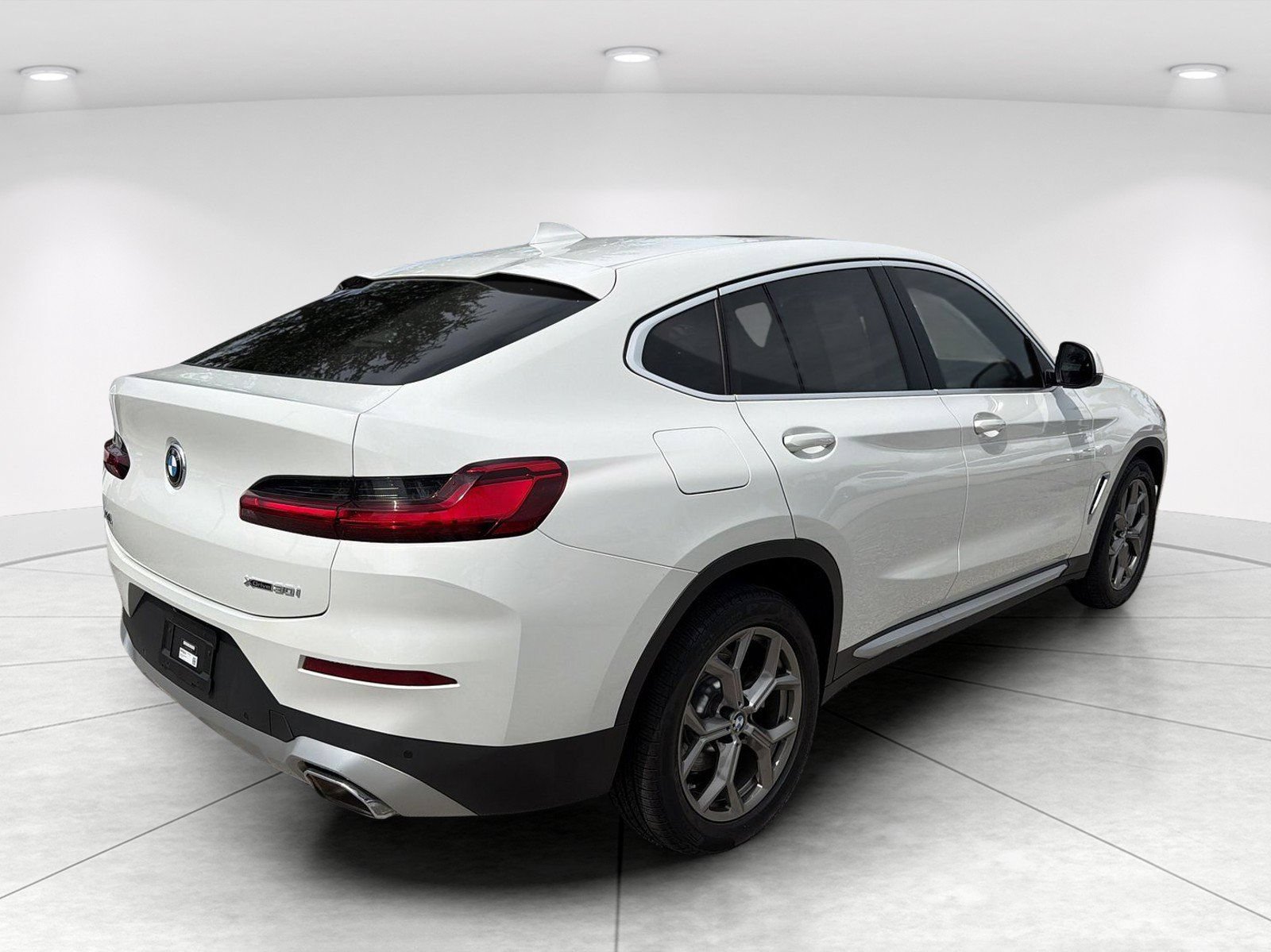 Used 2023 BMW X4 xDrive30i w/ Convenience Package AWD/4WD image 4