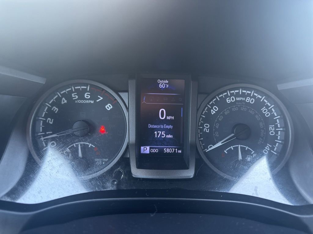 Used 2017 Toyota Tacoma TRD Off-Road w/ Tow Package (A/T) image 25