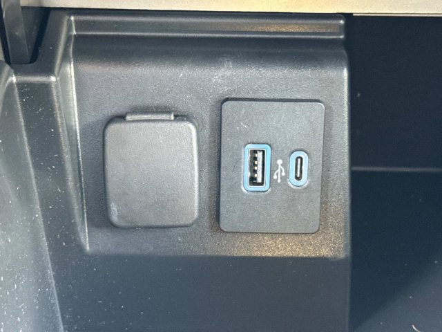 Certified 2021 Ford Explorer XLT RWD image 23