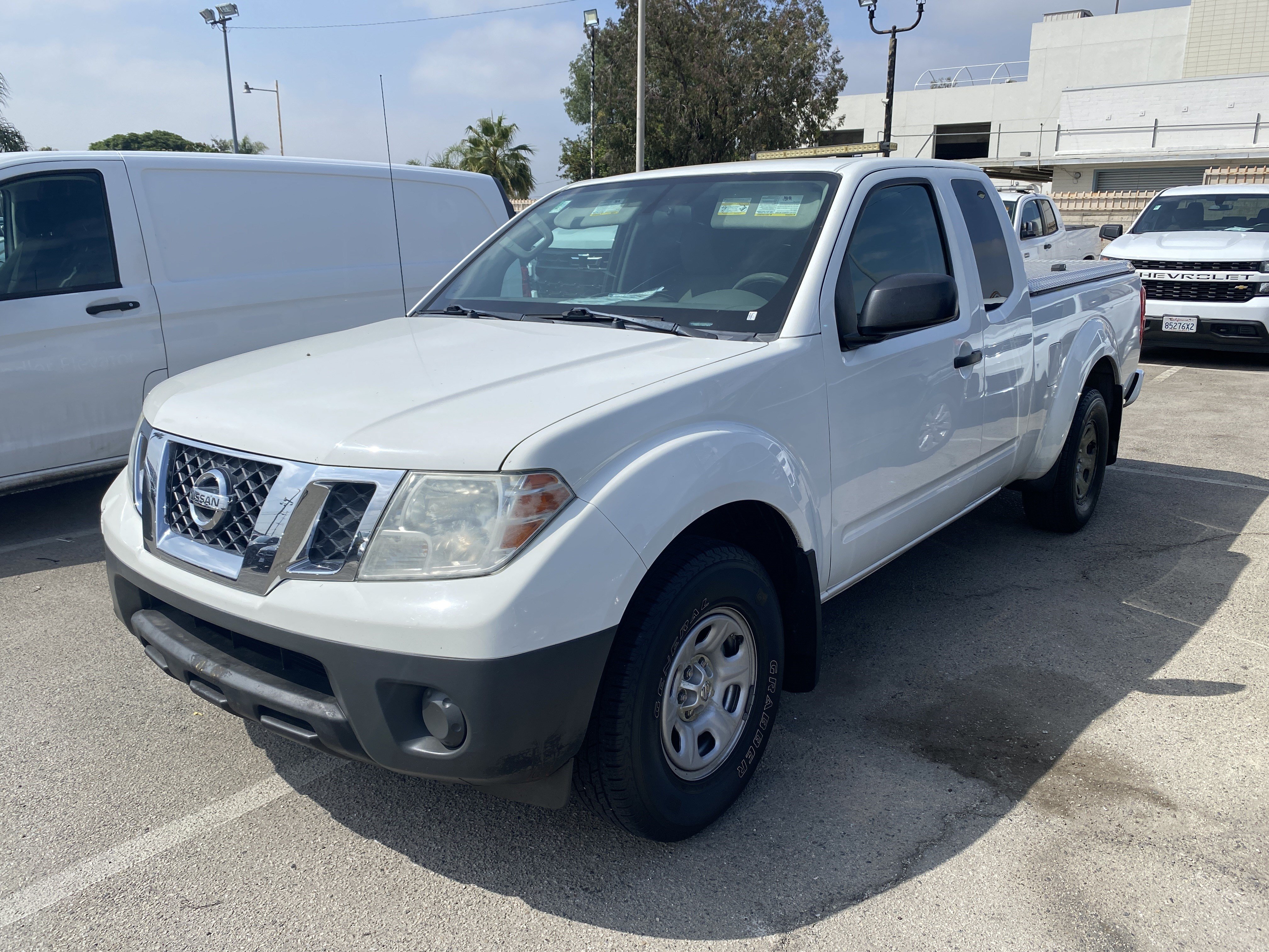 Used 2019 Nissan Frontier S RWD image 2