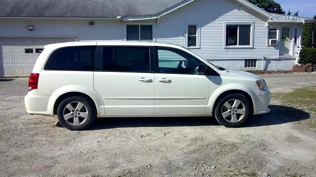 Used 2013 Dodge Grand Caravan SE image 3