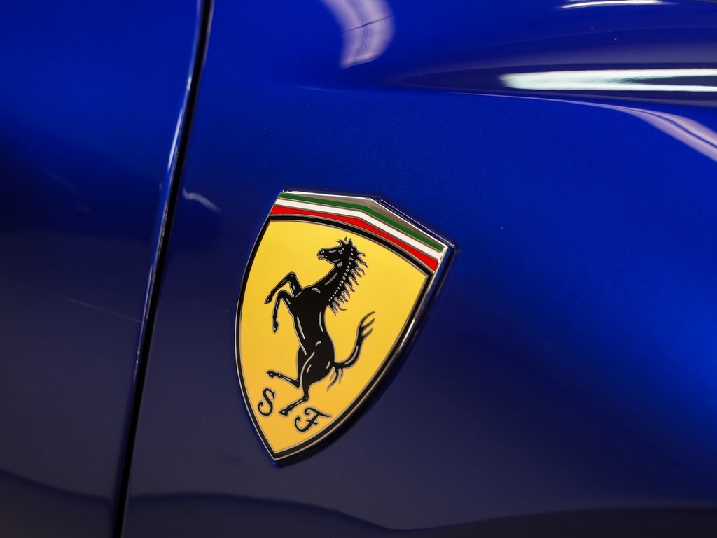 Used 2023 Ferrari SF90 Spider image 12