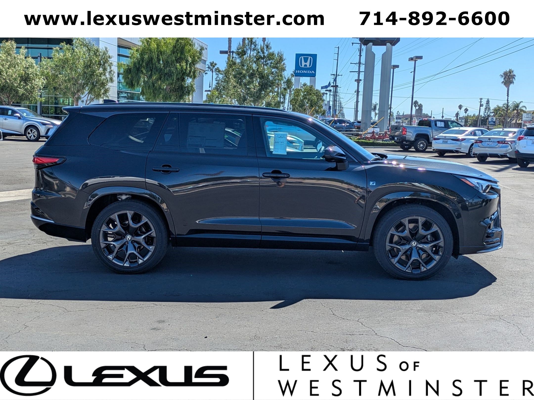 New 2026 Lexus TX 500h AWD image 4